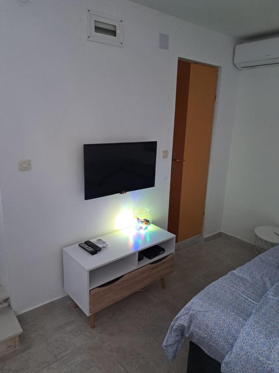 Near beach studio - Hizvo