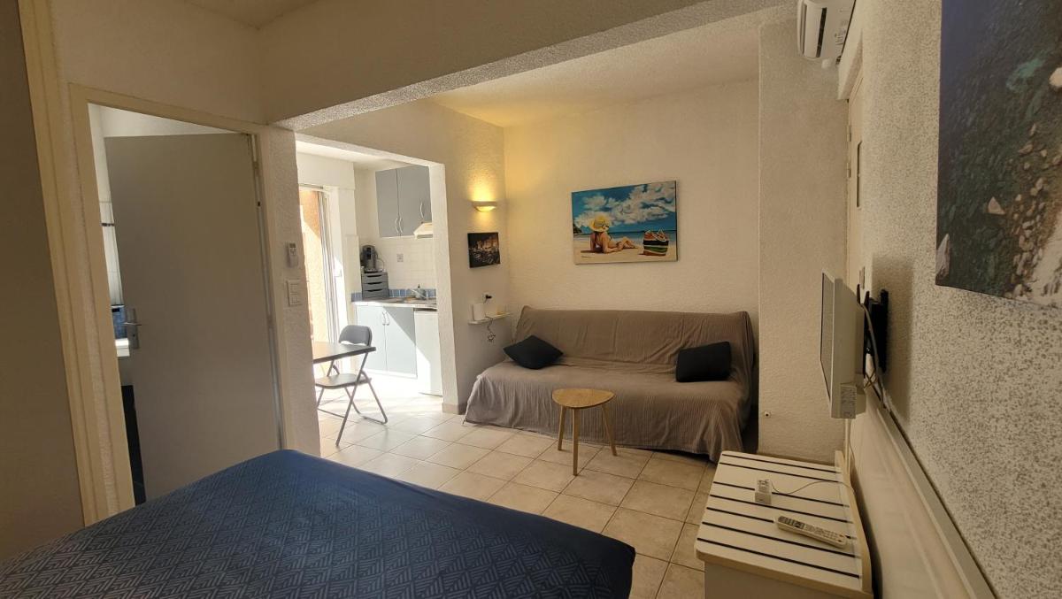 Studio situé à 20 metres de la plage d Agosta Porticcio - Housity