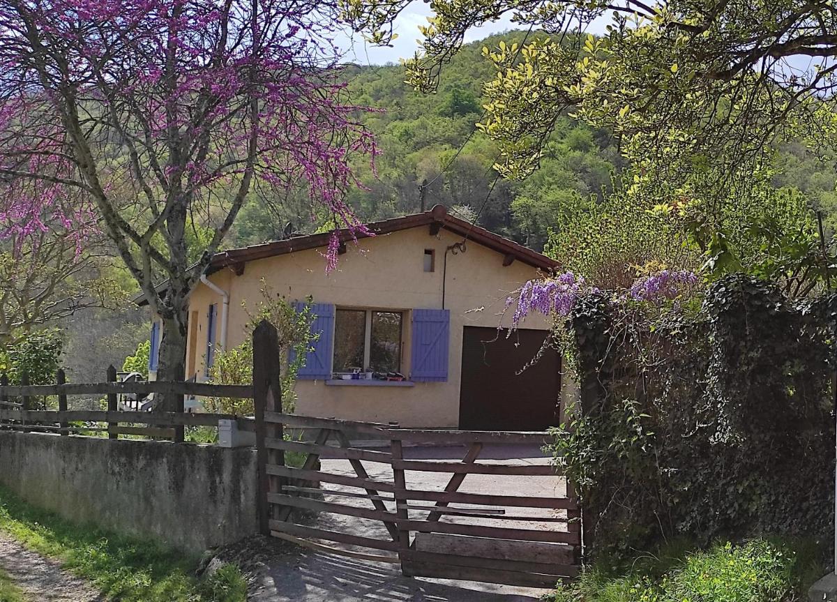 Maison au pied de la montagne - Housity