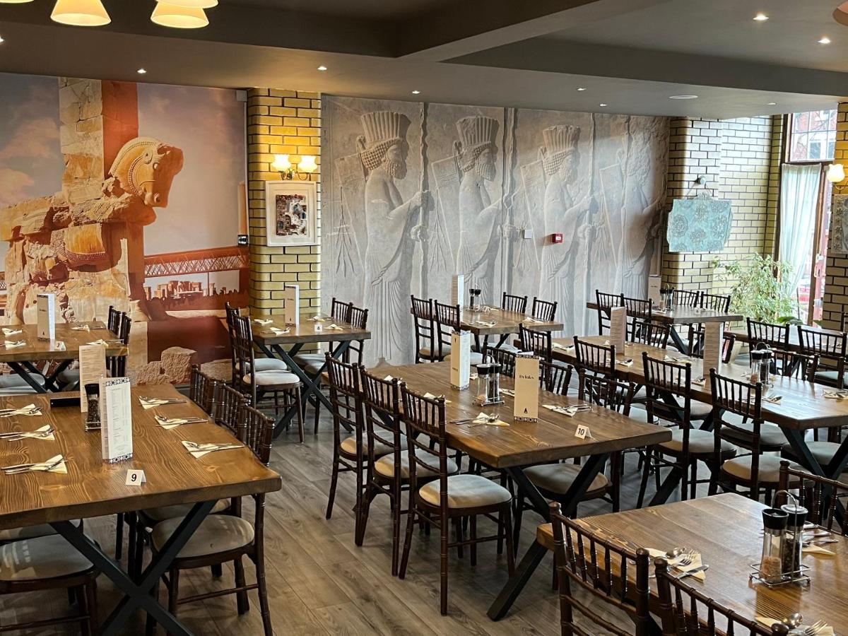 White Rose Hotel and Restaurant - Housity