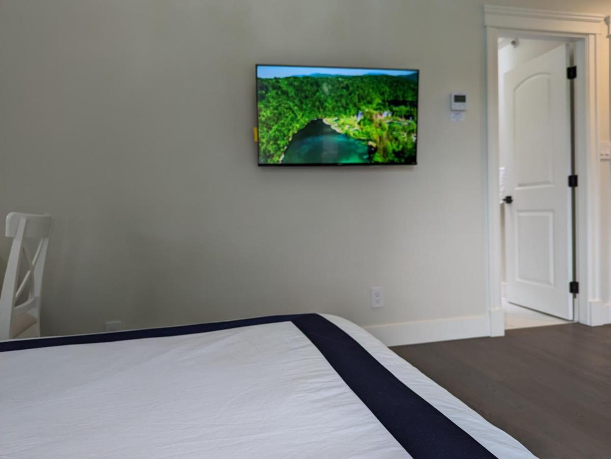 Nice home away at Vancouver near YVR - Housity
