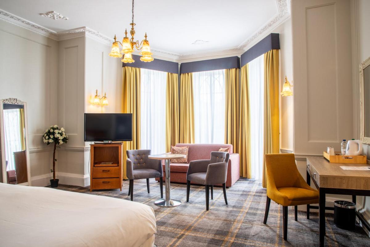 Arnos Manor Hotel - Housity