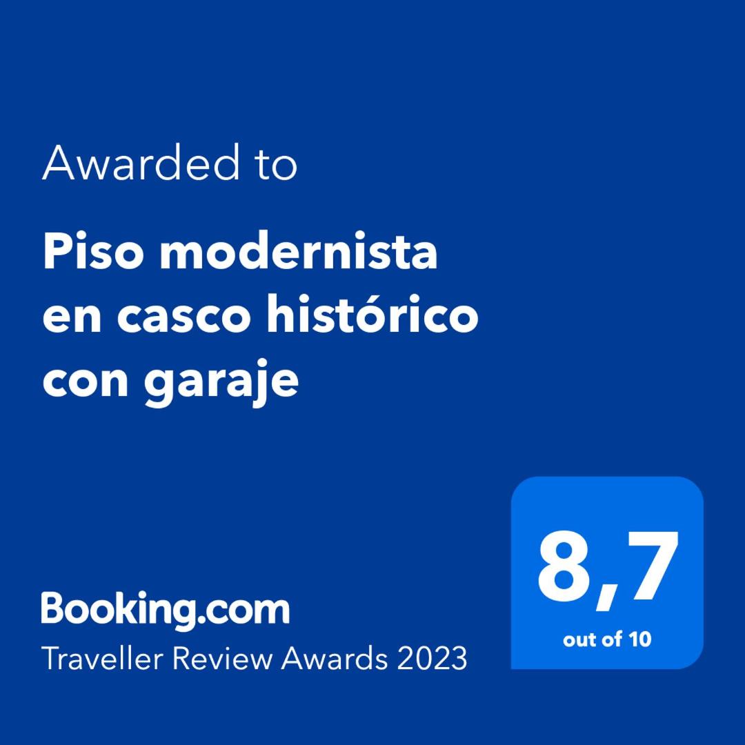 Piso modernista en casco histórico con garaje - Housity