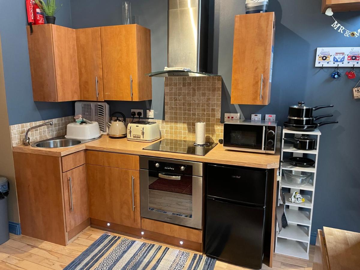 Newton Beach Cottage Couples Retreat - Housity