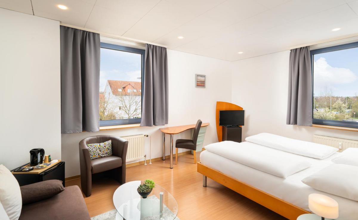 Mainstreet Hotel - Housity