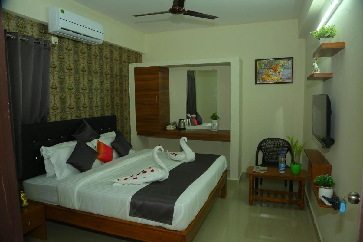 Hotel Golden Arrow - Housity