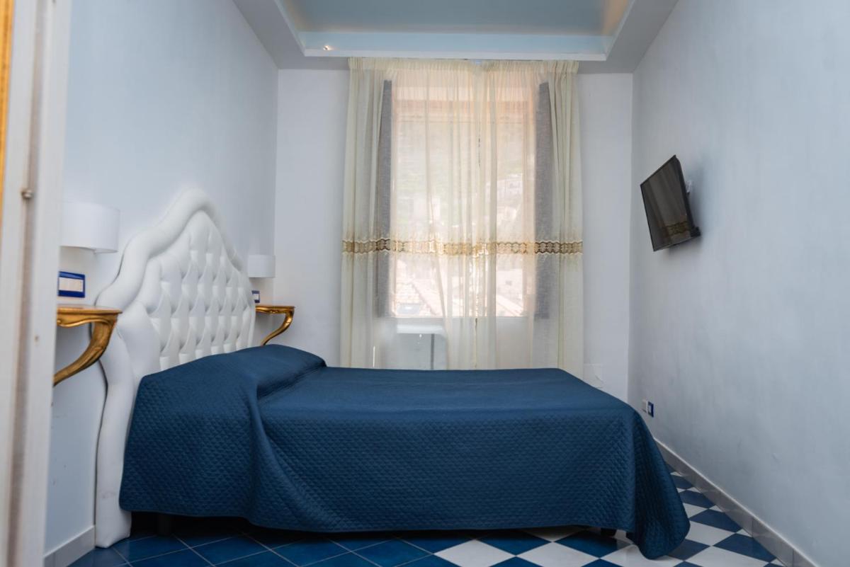 Moon'n Sea - Housity