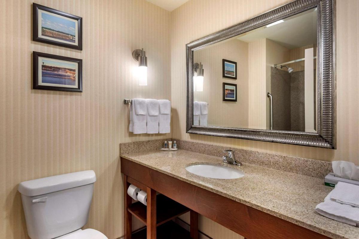 Comfort Suites Florence Shoals Area - Housity