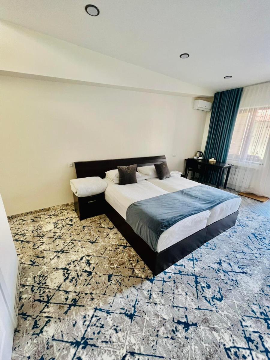 Fortune Hotel - Housity