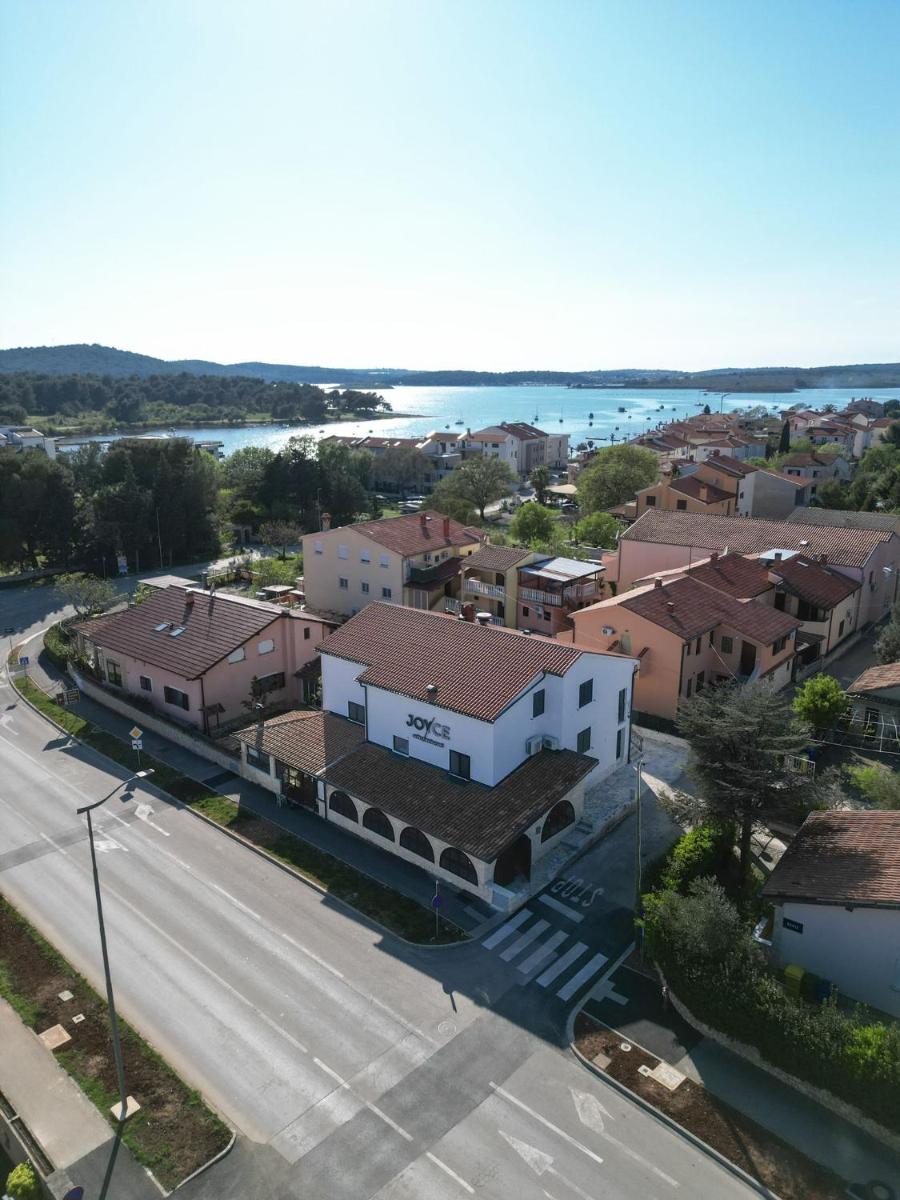 Suitetrails - Boutique Suites Joyce Medulin with free parking