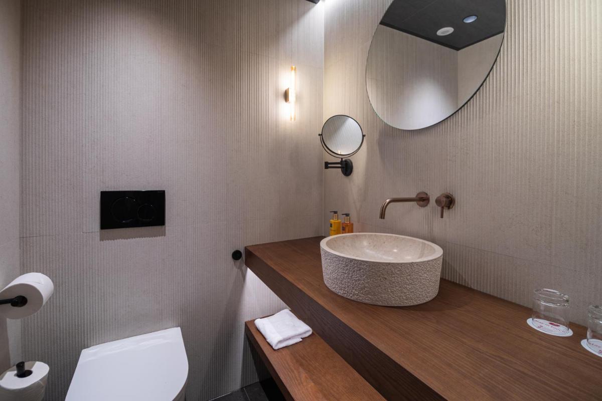 Un baño de JS Palma Plaza