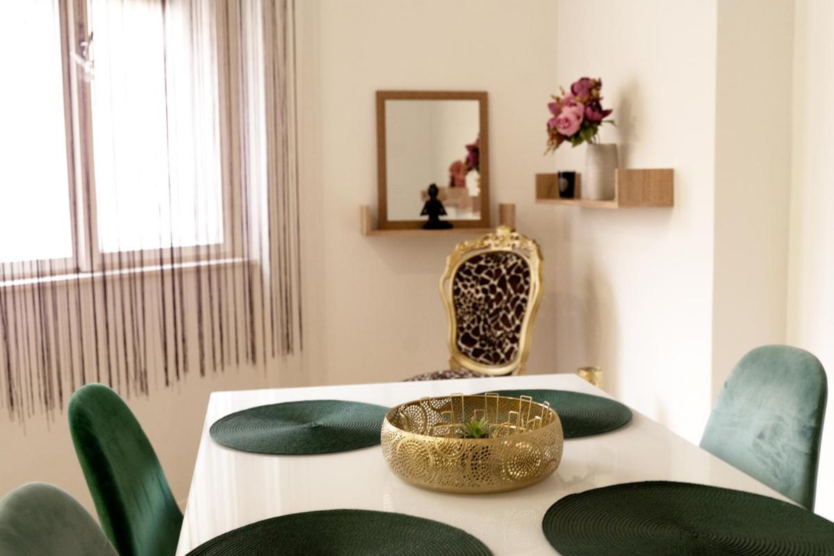 FAND Center Apartman Luxury - Housity