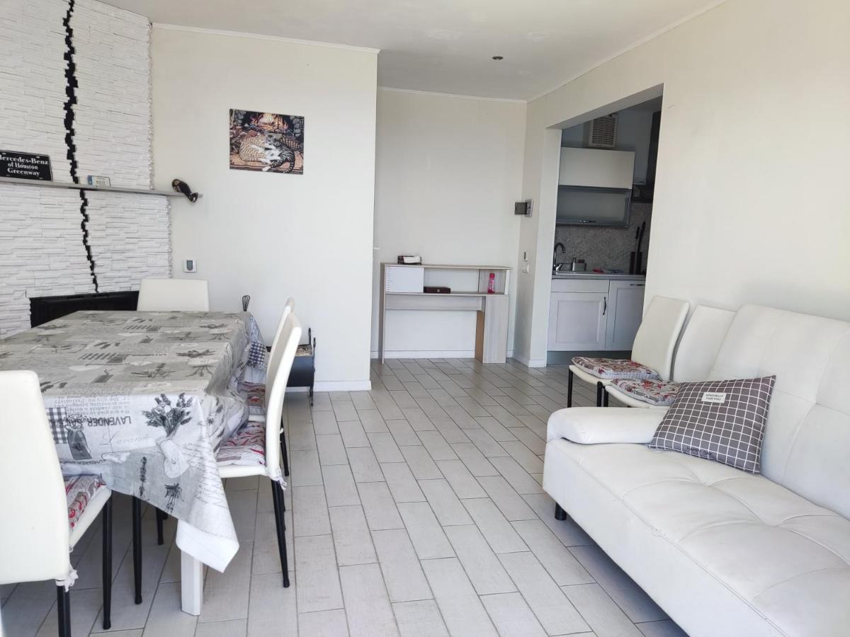 Suitetrails - Detached house with garden and sea view