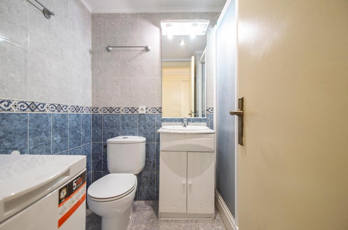MARBELLA 2000 Estudio en paseo marítimo WIFI - Housity