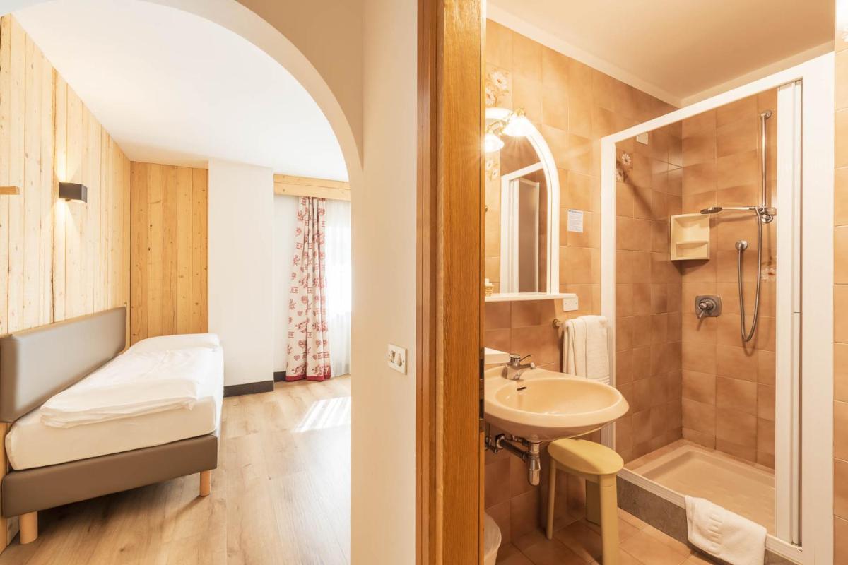 Hotel Italia - Housity