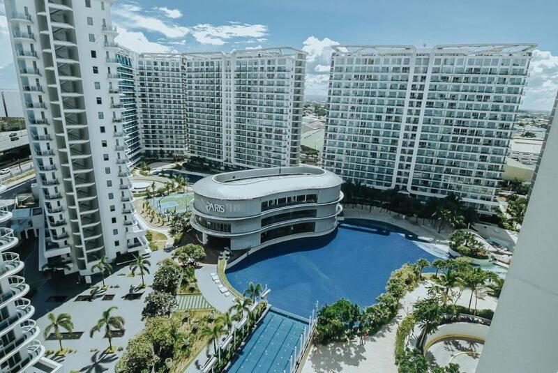 Azure Urban Resort Residences - The Paris Hilton Beach Club - Housity