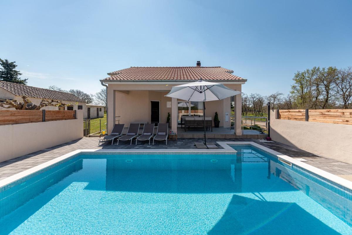 Holiday house Karla - Housity
