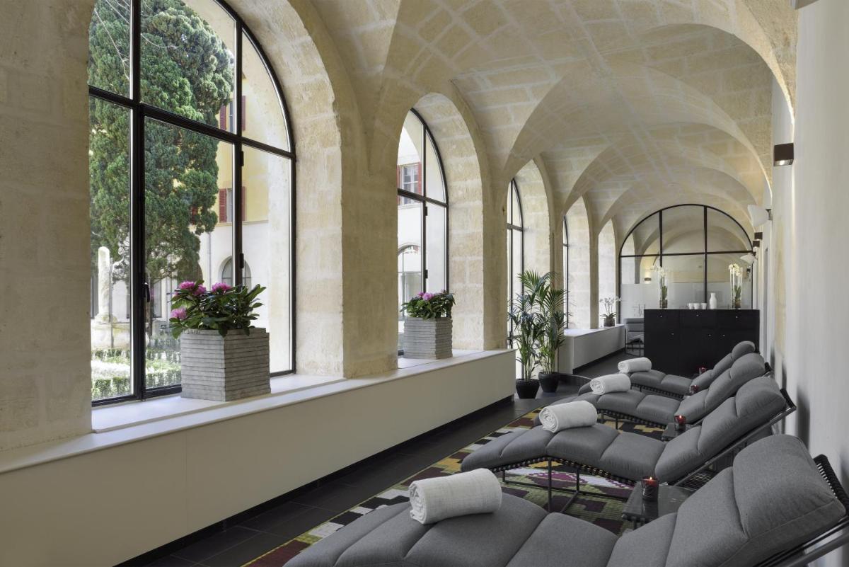 Coin salon dans l'établissement Jules César Hotel & Spa Arles - MGallery Collection