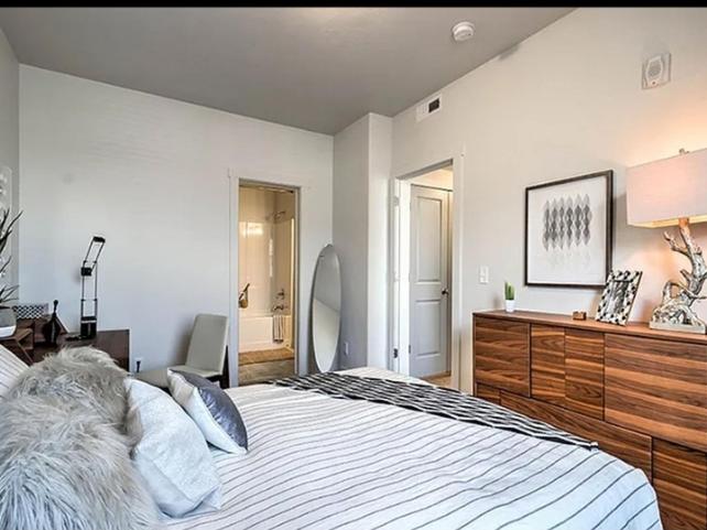 The Unique's Apartment IV - Housity