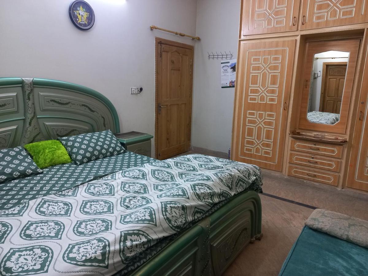 3 Bedroom House right In-between Twin Cities - Housity