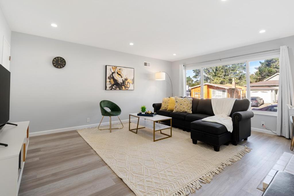Beautiful Vacation Home in Pacifica near popular beaches - Housity
