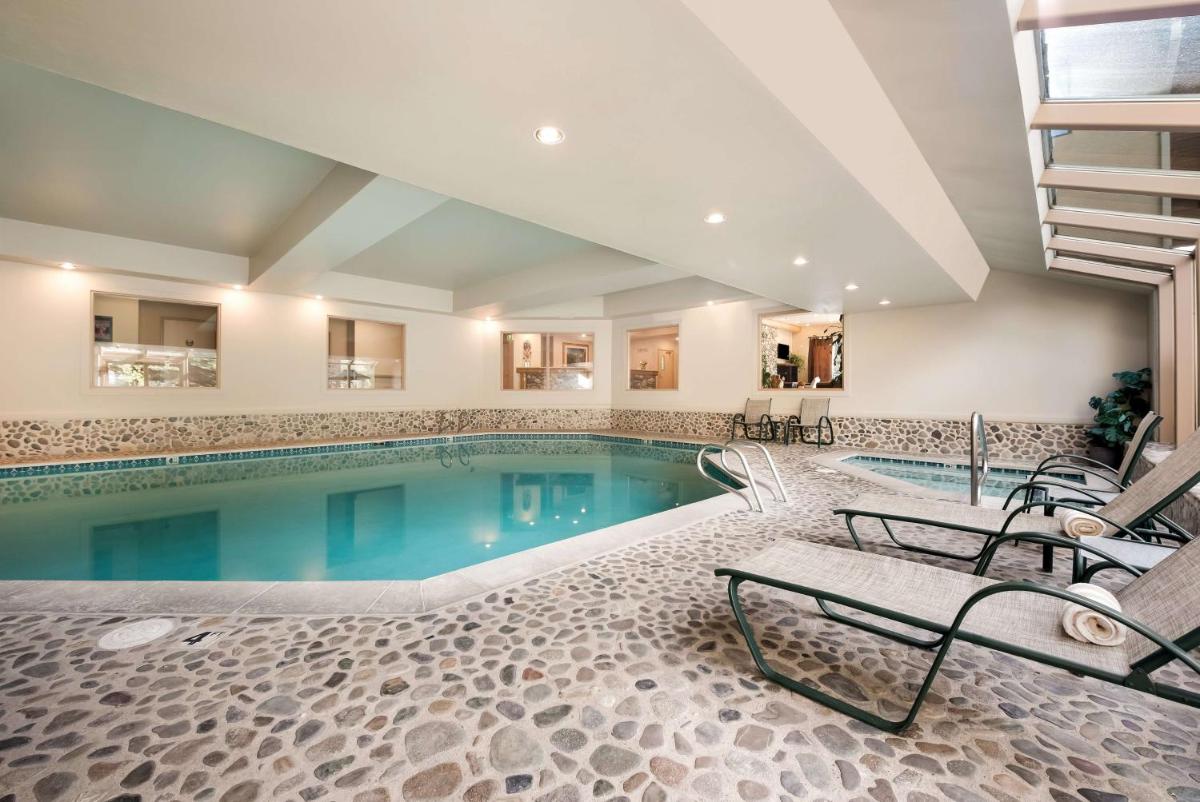 Best Western Plus Kentwood Lodge - Housity