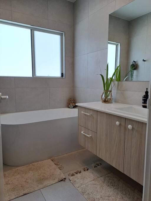 Unwind in Woombye - Housity