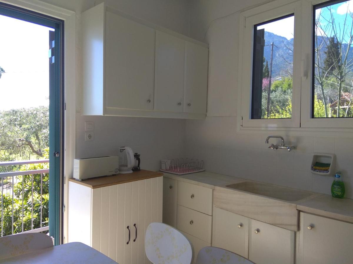 Unique See and Mountain View Cottage - KALLIOPE - Housity