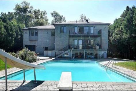 Villa Delrose Waterfront - Housity