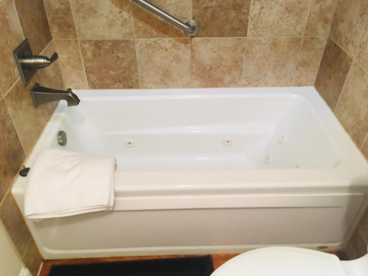 MooreField Suites Greensboro East - Housity