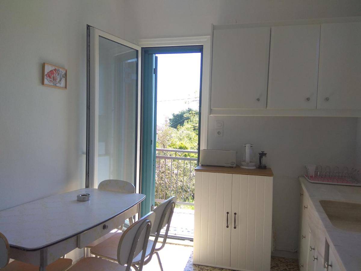 Unique See and Mountain View Cottage - KALLIOPE - Housity
