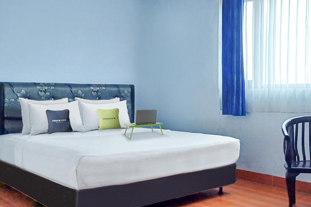 Urbanview Hotel Istana Bangun Jagad Indramayu by RedDoorz - Housity