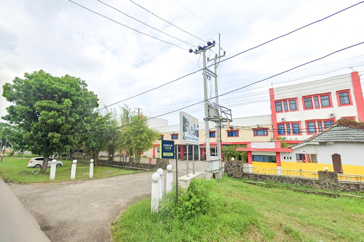 Urbanview Hotel Istana Bangun Jagad Indramayu by RedDoorz - Housity