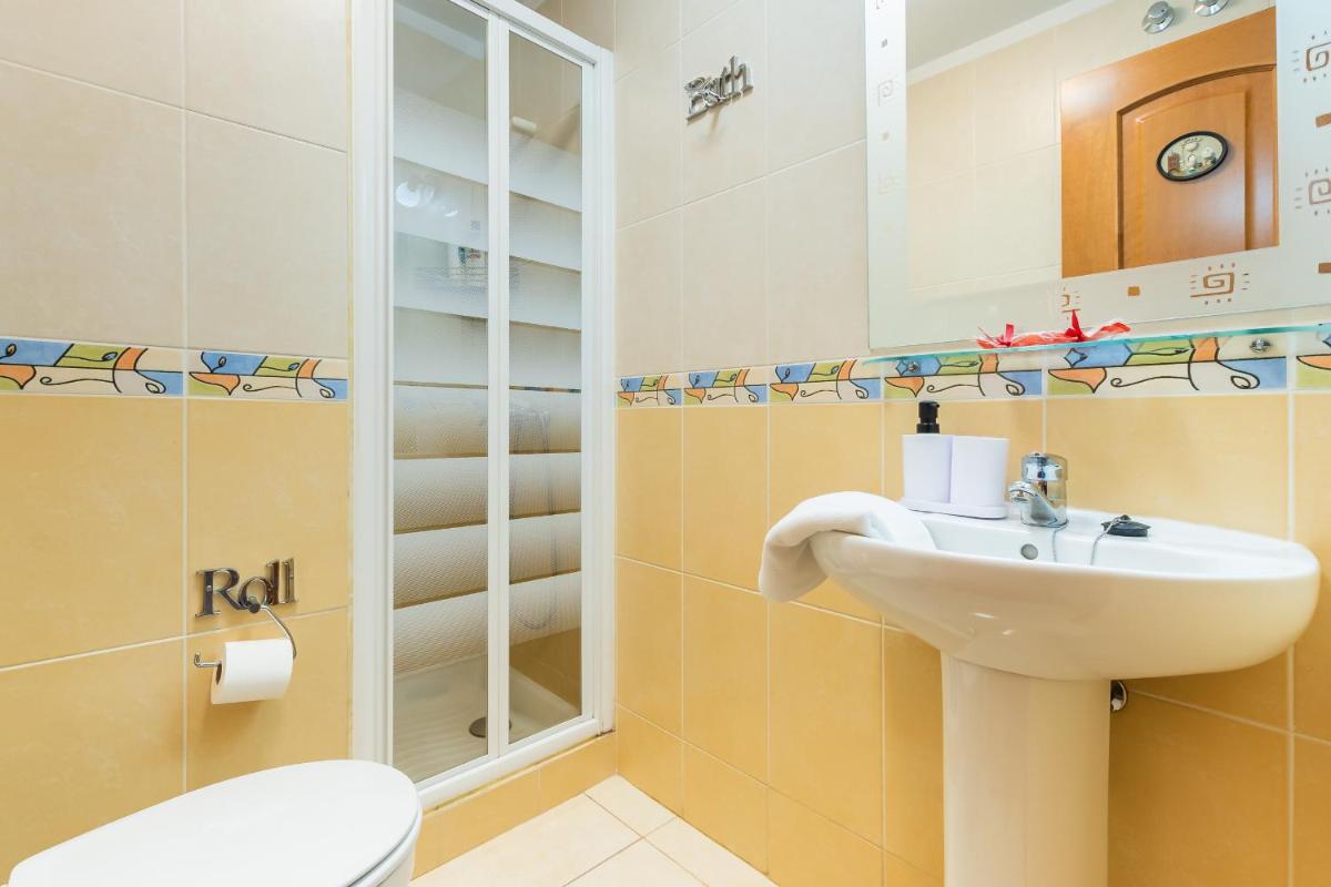 2BR Home with Parking - Mountain Views Terrace - Housity