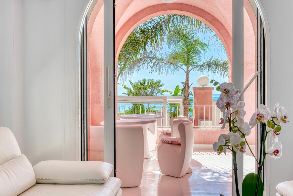 Zona de estar de The Pink Elephant Hotel