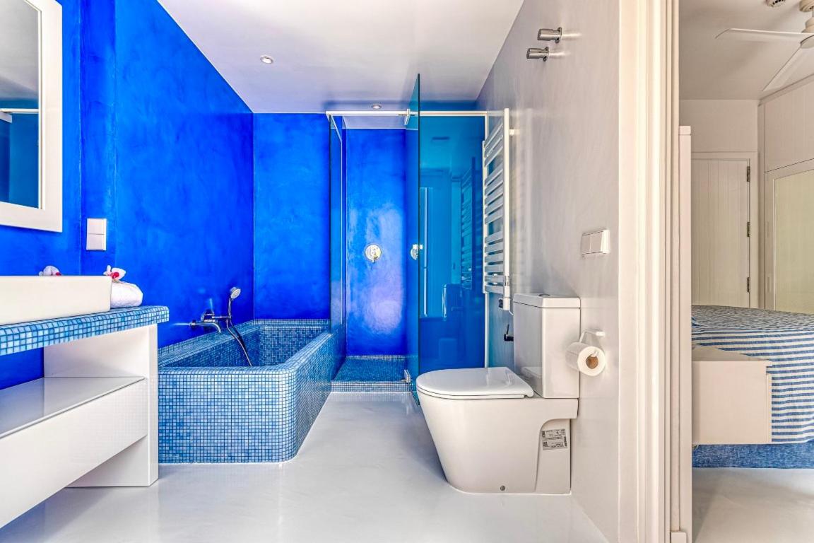 Un baño de The Pink Elephant Hotel