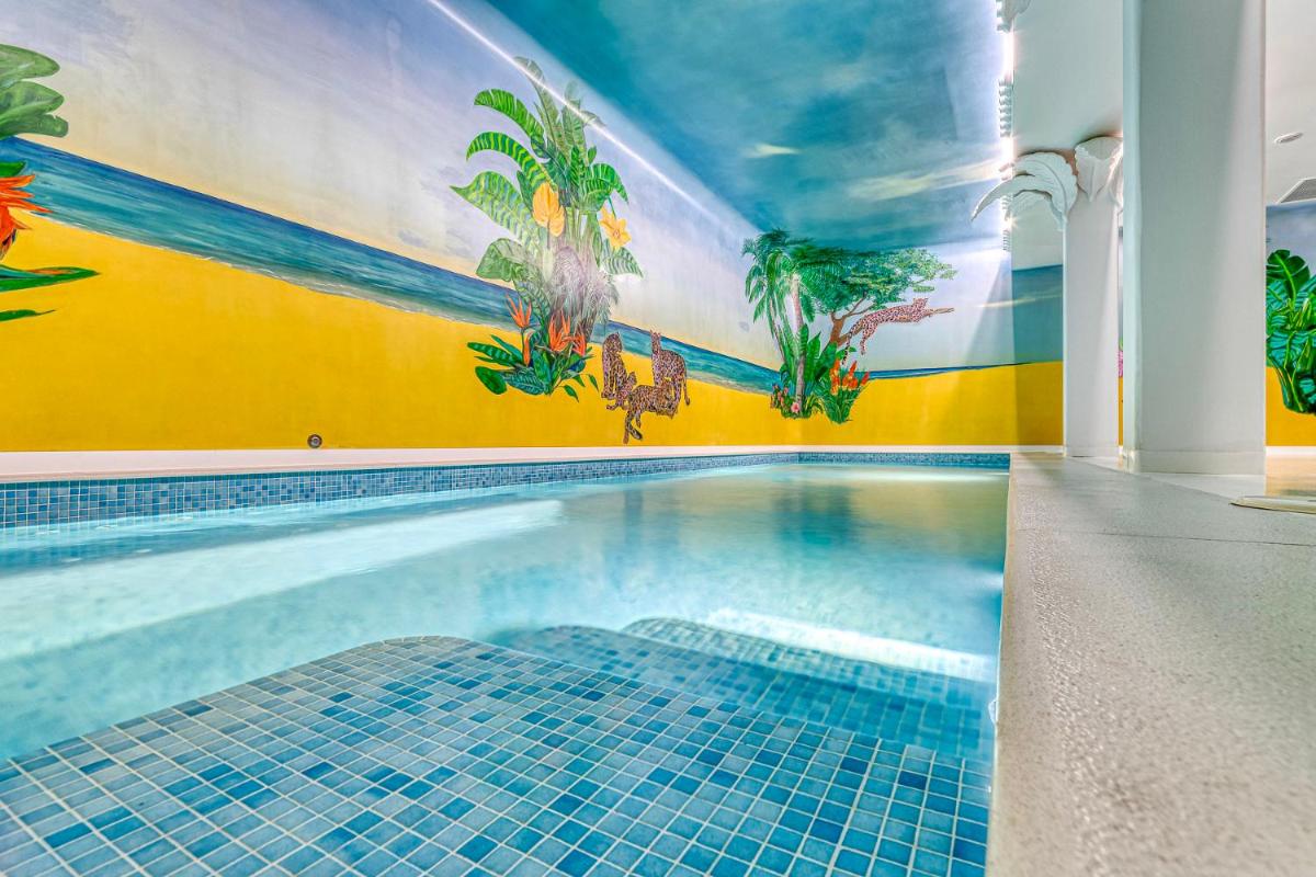 Piscina en o cerca de The Pink Elephant Hotel