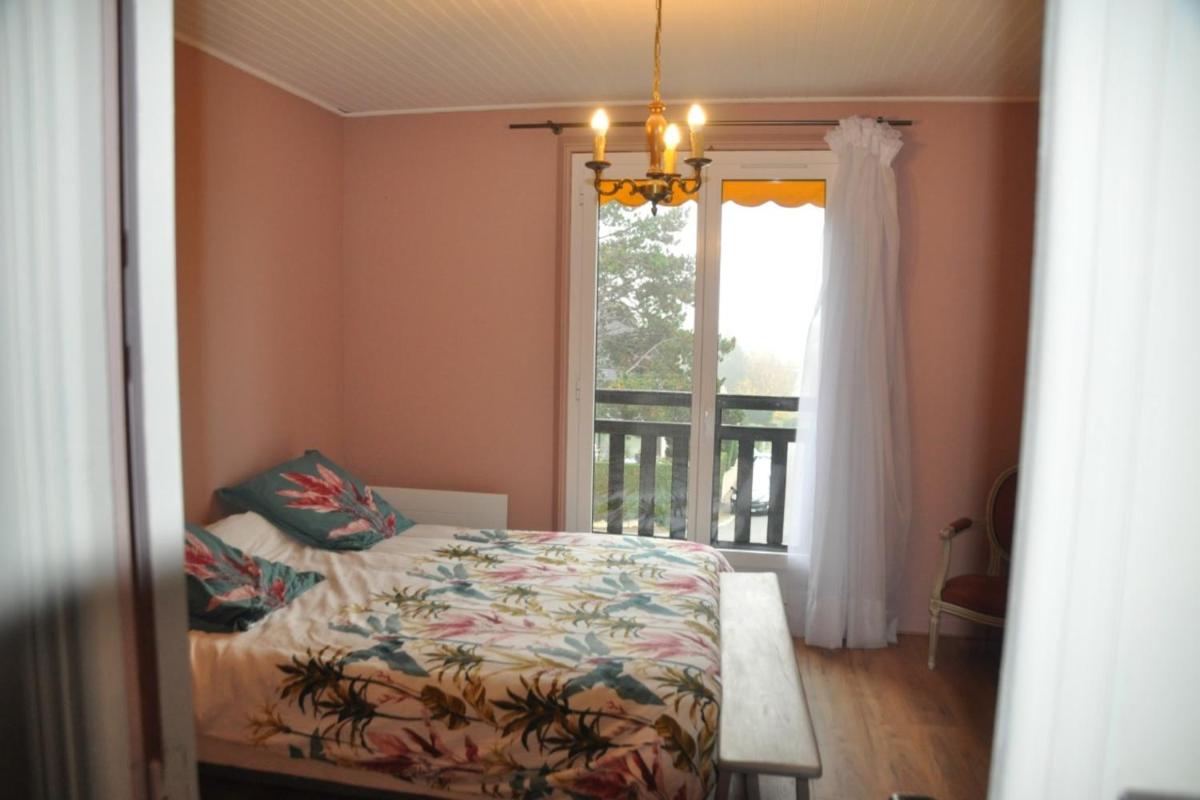 Quiet house with garden near downtown - Housity