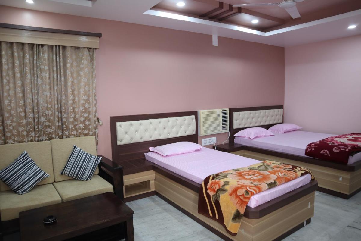 STAYMAKER Hotel Suraj - Housity