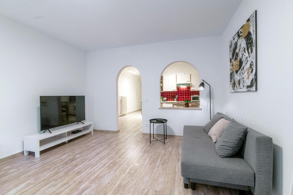 Ponte Paradiso by Quokka 360 - a classic apartment near the station - Housity
