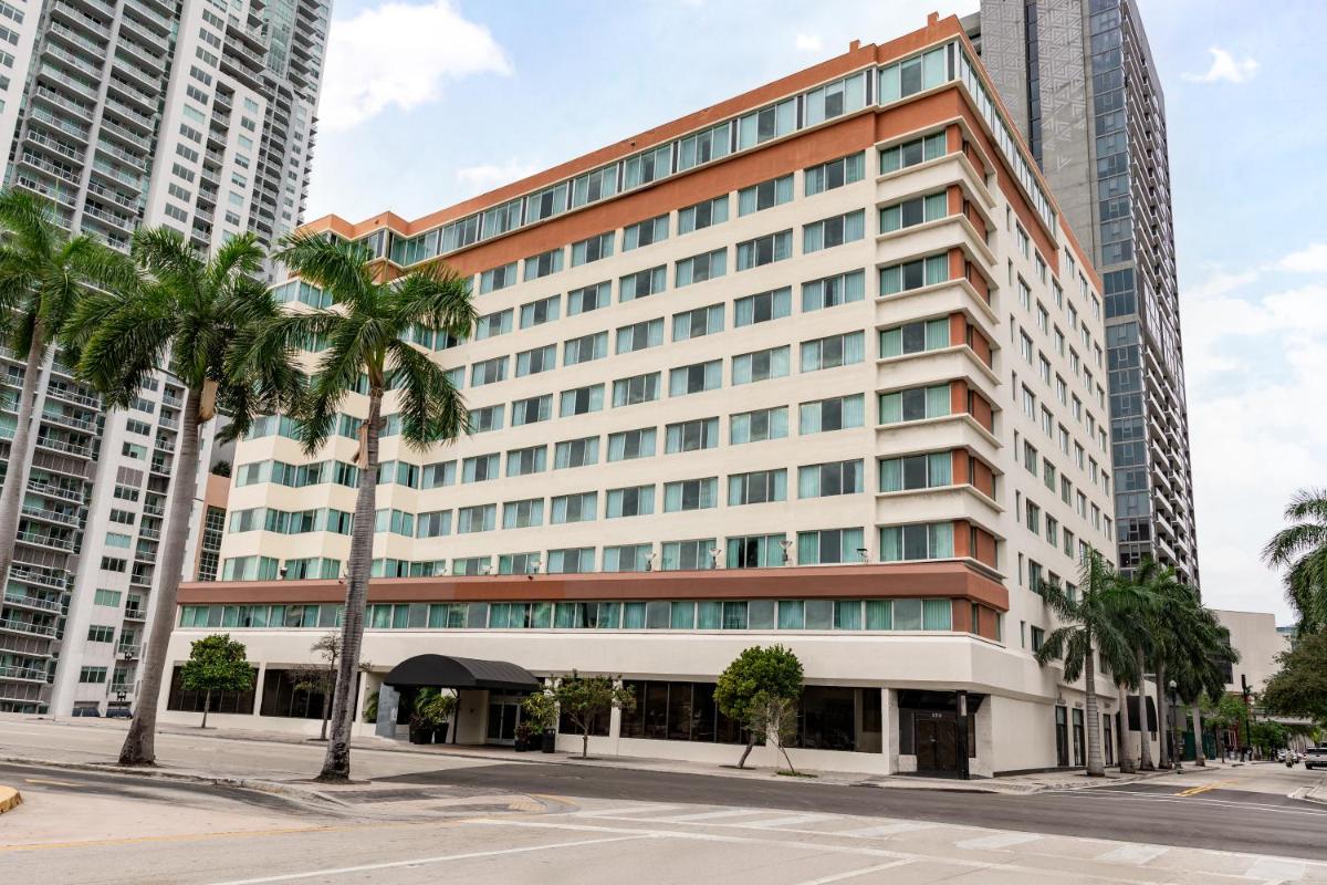 Holiday Inn Hotel Port of Miami-Downtown, an IHG Hotel - Housity