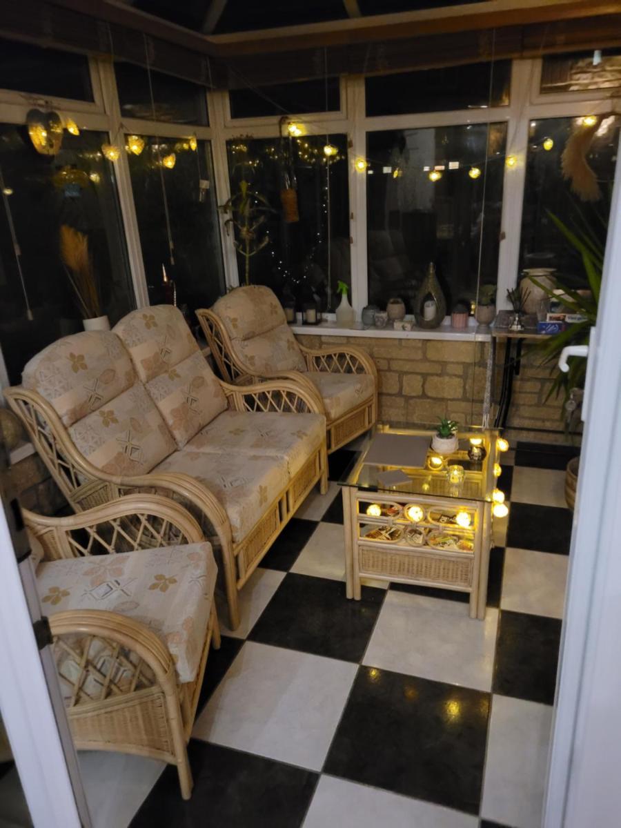 Siobhan's abode 2 Deluxe doubles n large single NO PETS - Housity