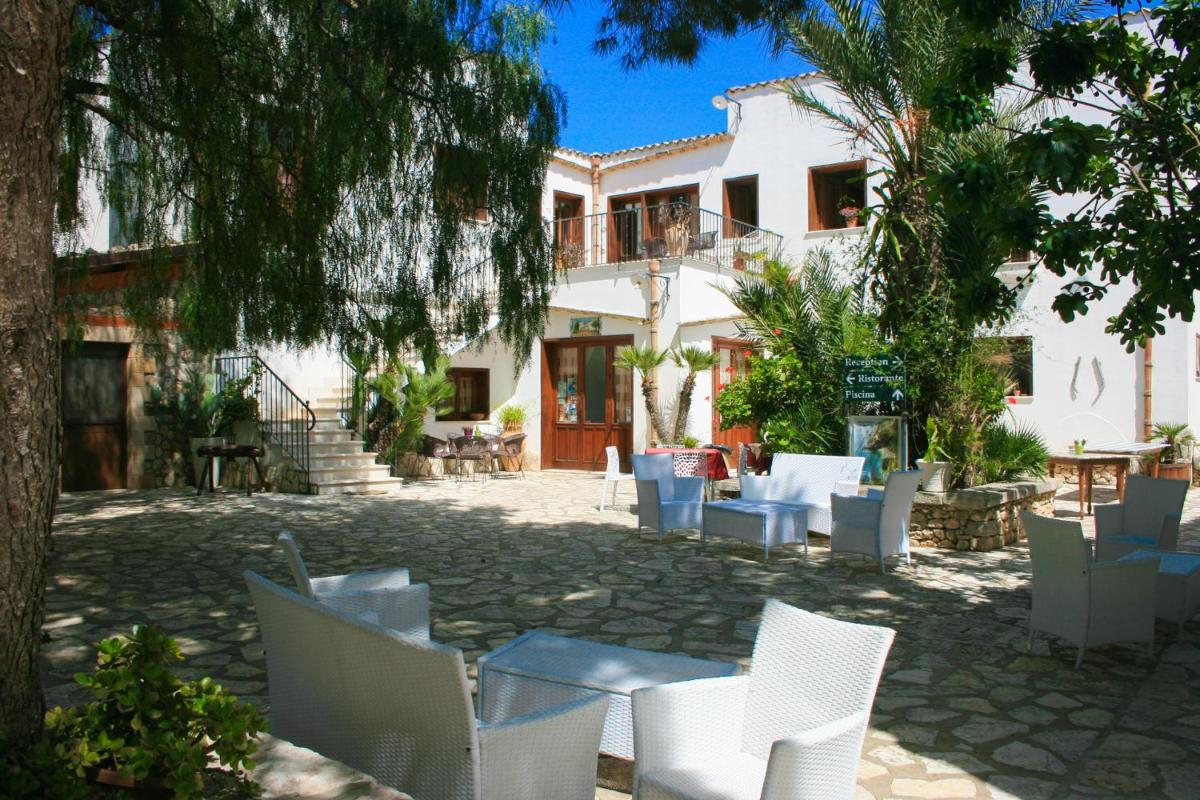 Hotel Il Cortile - Housity