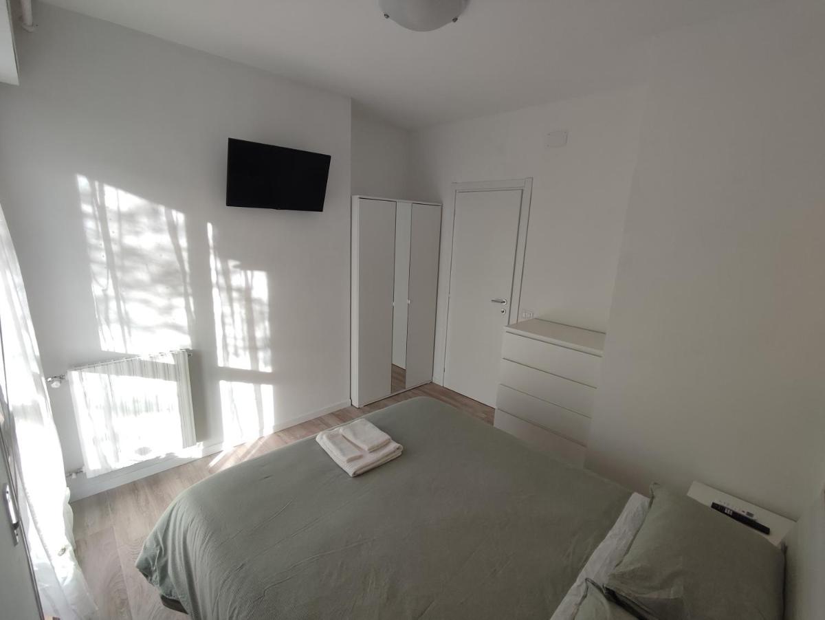 Beach House Garden, 300m dal mare, wifi, bici, giardino privato, clima - Housity