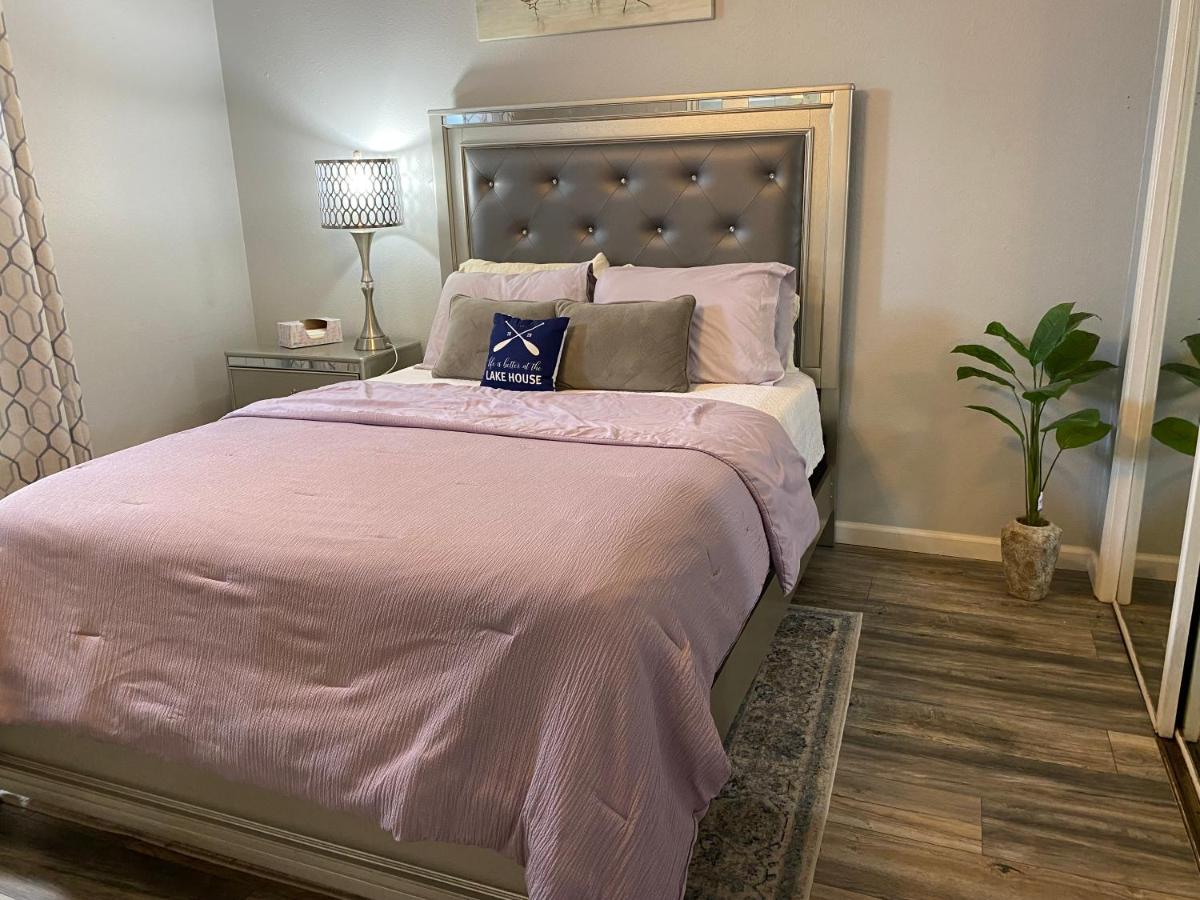 Lovely 1 bed condo near Lake Ray Hubbard - Housity