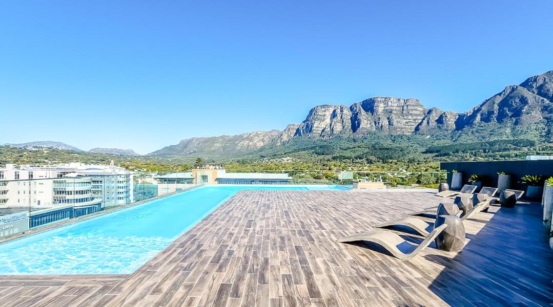 Suitetrails - #001 Newlands Peak - Elegance