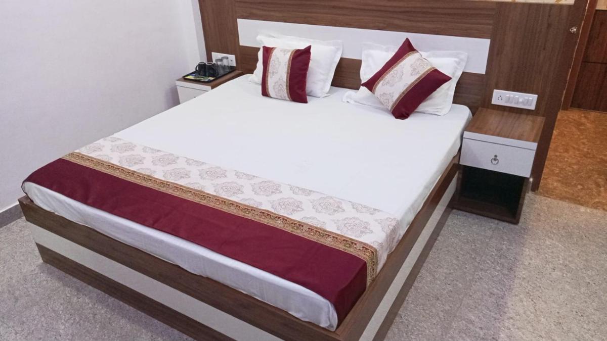 Hotel The Ramay Palace - Housity