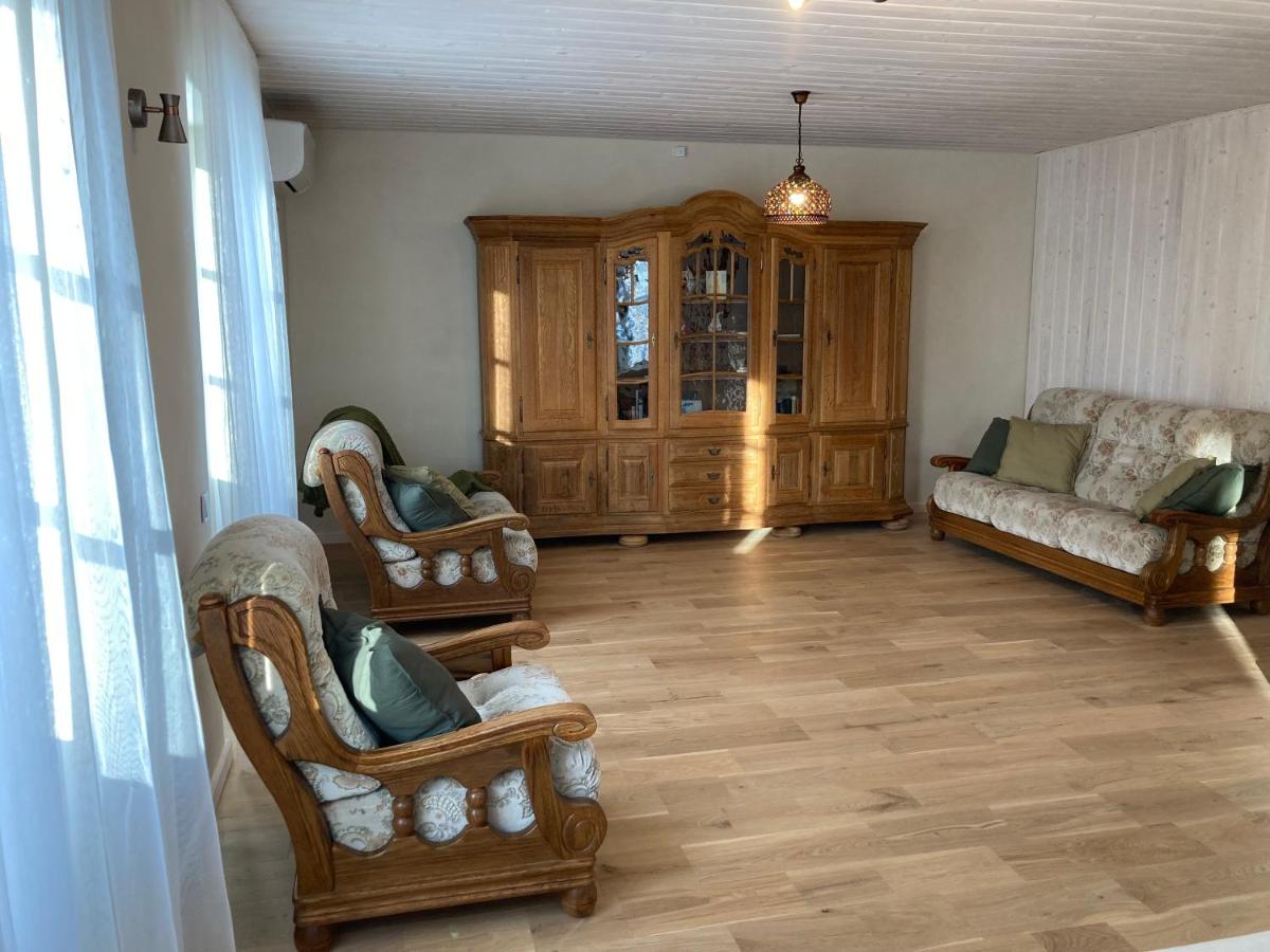 Lauku māja Akmeņkalni - Housity