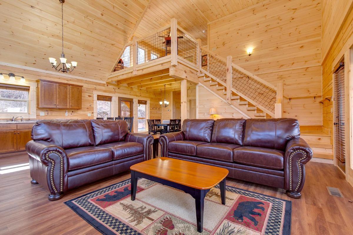 Back to Nature, 2 Bedroom, Fireplace, Hot Tub, WiFi, Pet Friendly, Sleeps 6 - Housity
