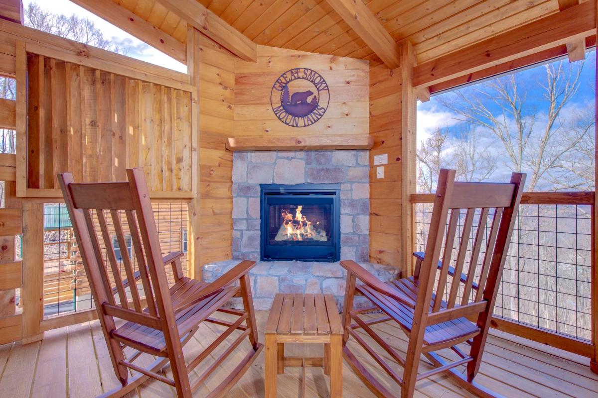 Back to Nature, 2 Bedroom, Fireplace, Hot Tub, WiFi, Pet Friendly, Sleeps 6 - Housity